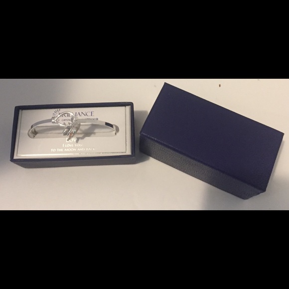 Brilliance Bracelet - Picture 1 of 3